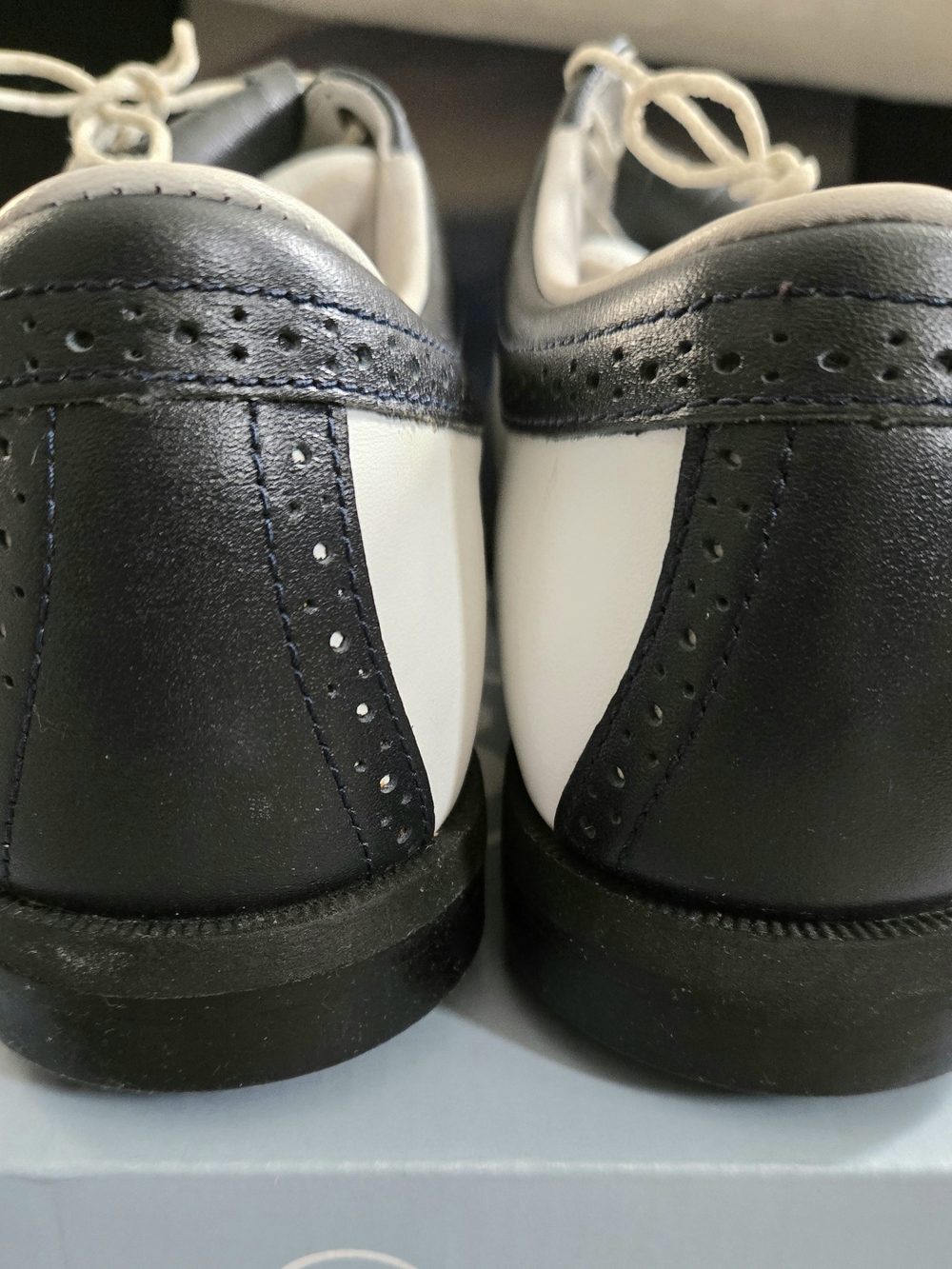 Footjoy Women's Two-Tone Black and White Leather Shoes Size US 7.5 - Picture 3 of 10